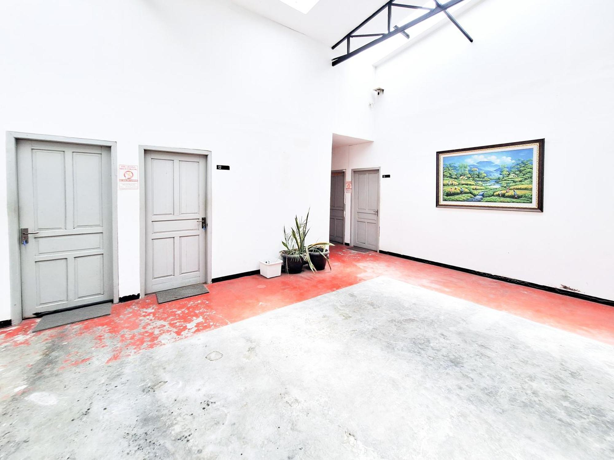 Oyo 2041 Griya Aneka Hotel 2*